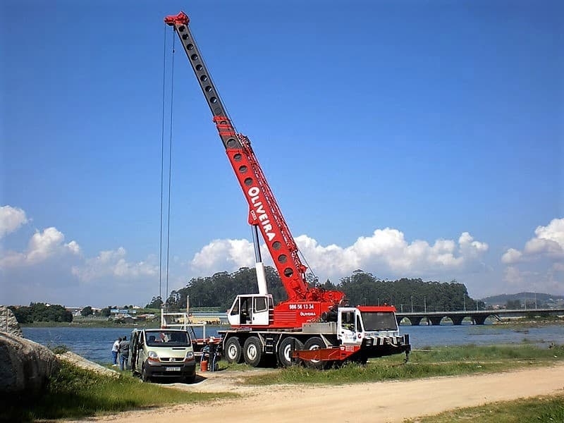 Grúas para barcos en Vilanova de Arousa