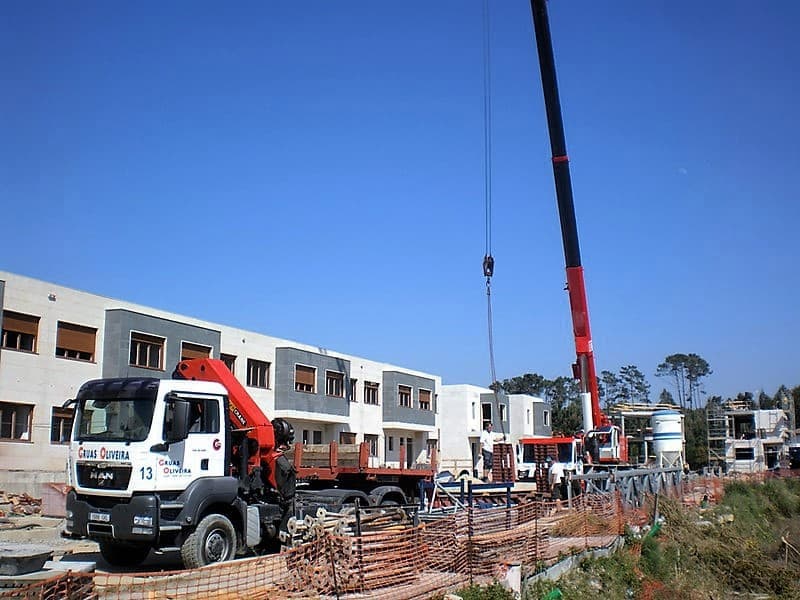 Grúa carga pesada en Vilanova de Arousa